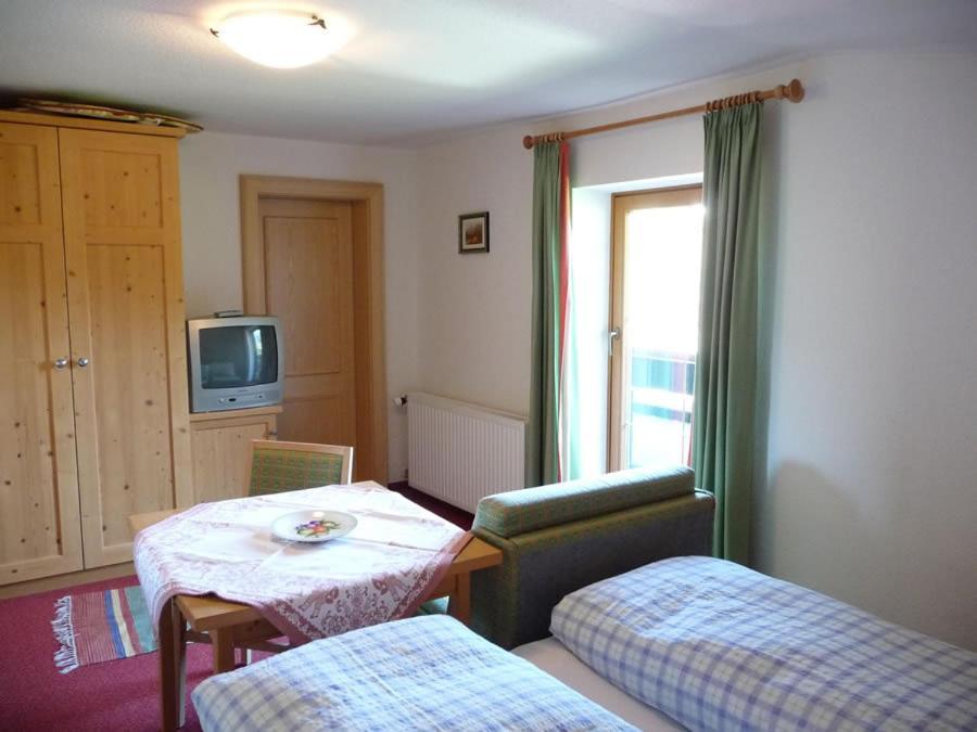 Gasthof Alpenblick Otel Hirschegg  Oda fotoğraf
